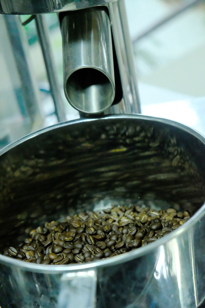 Polished stainless steel cooling and roasting components